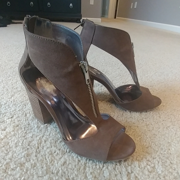 Brown suede chunky heel sandal - Picture 2 of 4